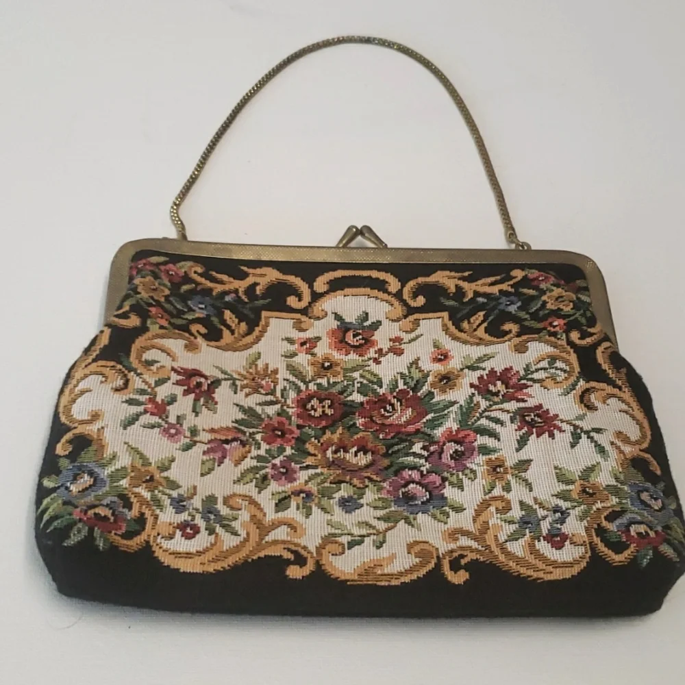 Vintage Tapestry Beautiful Floral / Black Purse & Gold Clasps - Picture 9 of 15
